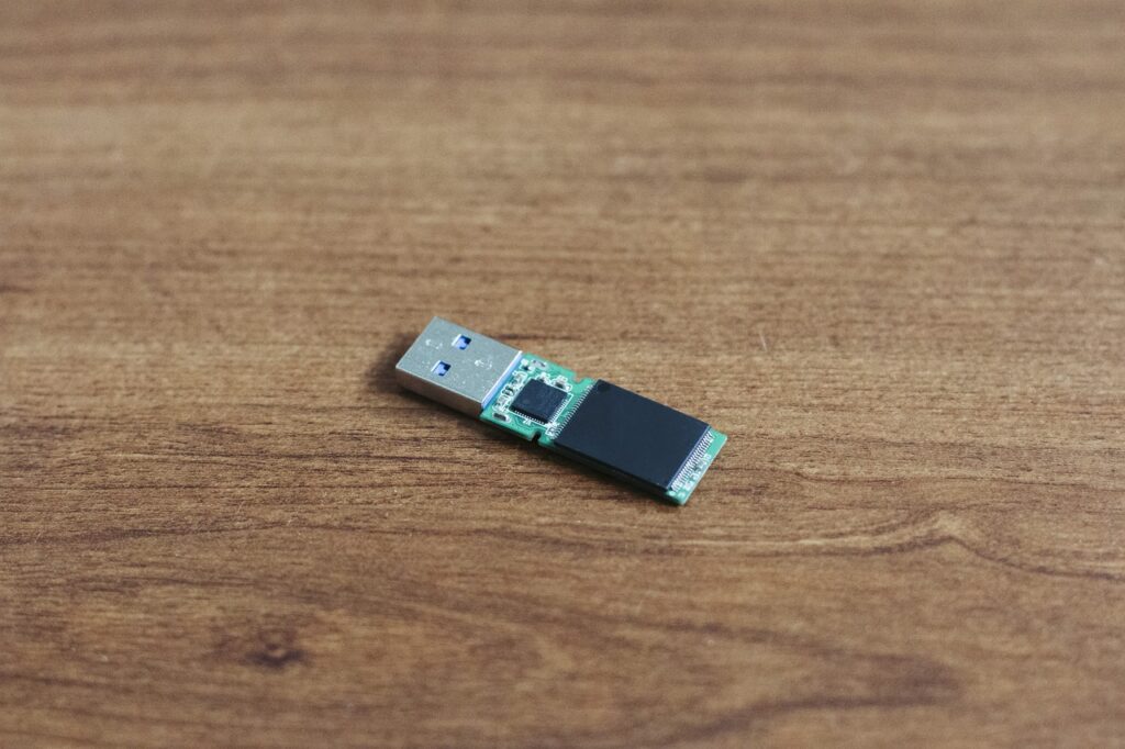 Żywotność pendrive: Ile cykli zapisu/odczytu wytrzymują pamięci flash?